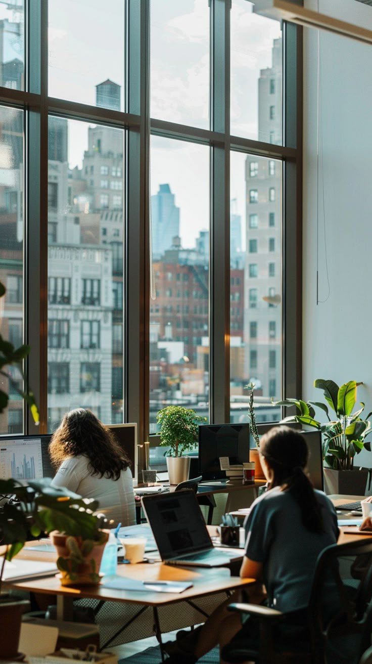 Artiste ou designer avec un carnet